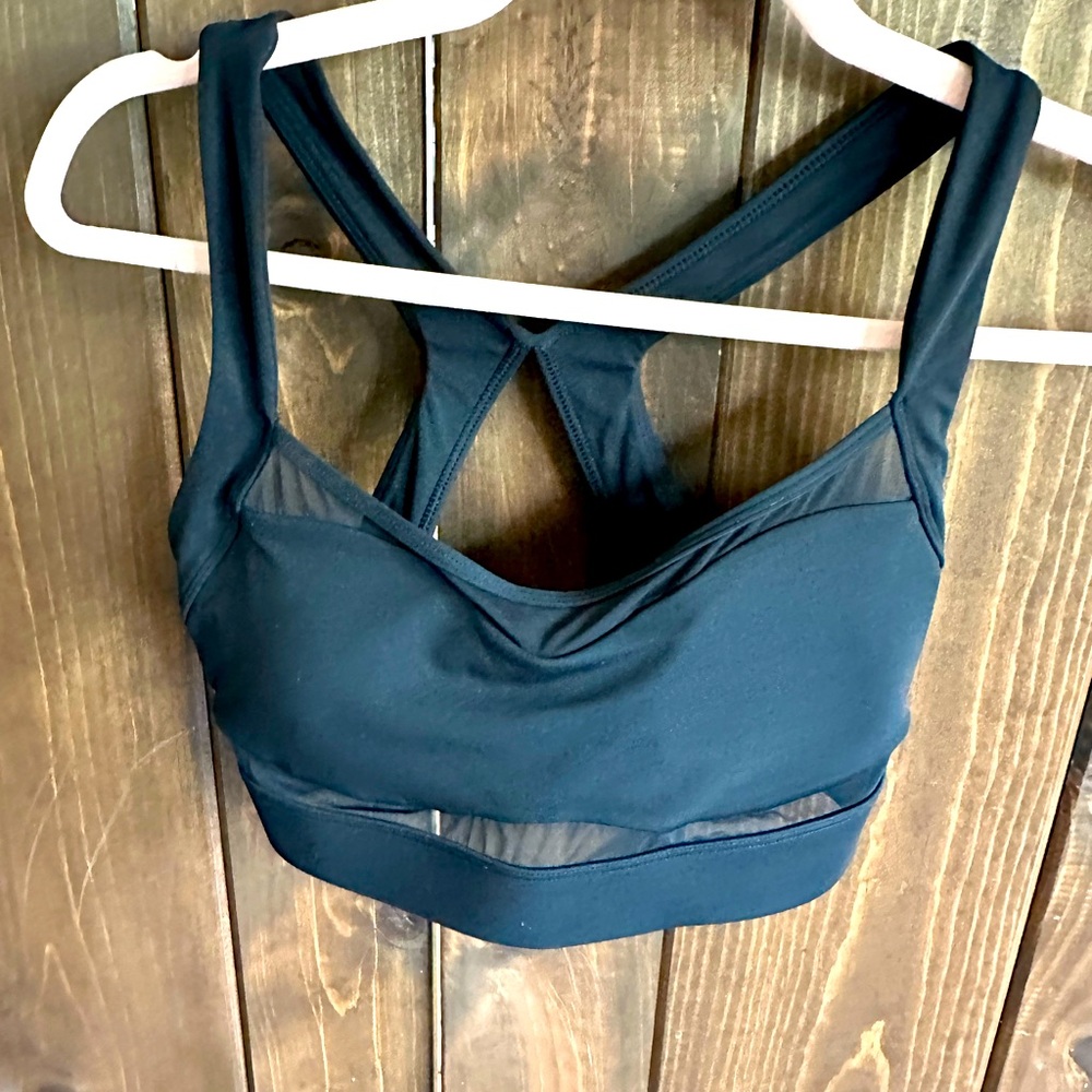 Black sports bra
